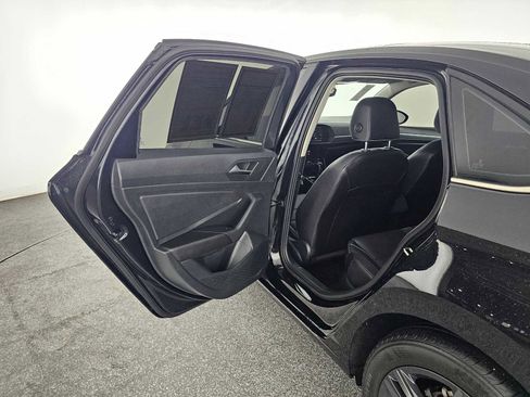 Used 2022 Volkswagen Jetta SE image 15