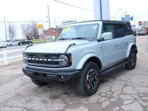 Used 2021 Ford Bronco Outer Banks image 8