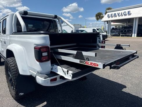Used 2022 Jeep Gladiator Overland AWD/4WD image 9