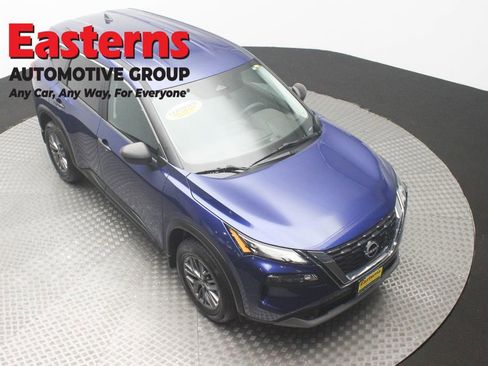 Used 2023 Nissan Rogue S AWD/4WD image 3