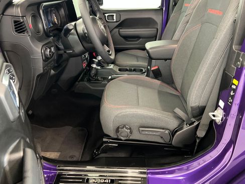 Certified 2026 Jeep Wrangler Rubicon AWD/4WD image 17