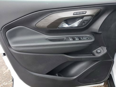 Used 2024 GMC Terrain SLT w/ LPO, Floor Liner Package image 21