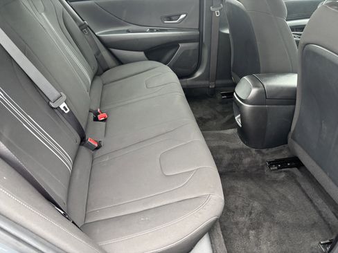 Used 2024 Hyundai Elantra SEL image 28