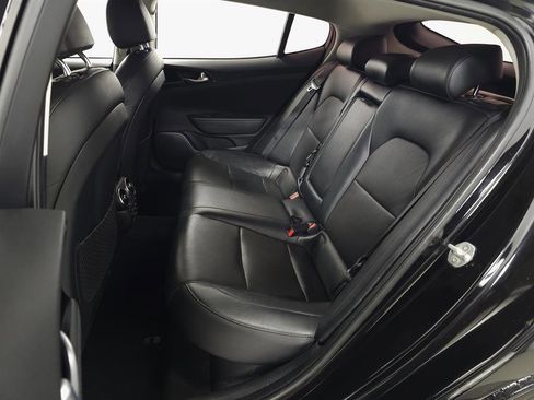 Used 2018 Kia Stinger image 25