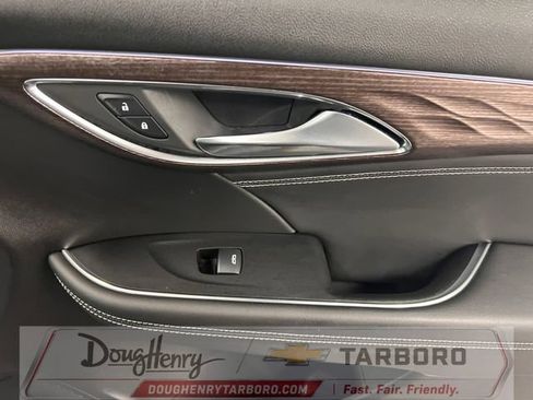 Used 2021 Buick Envision Avenir w/ Technology Package II FWD image 37
