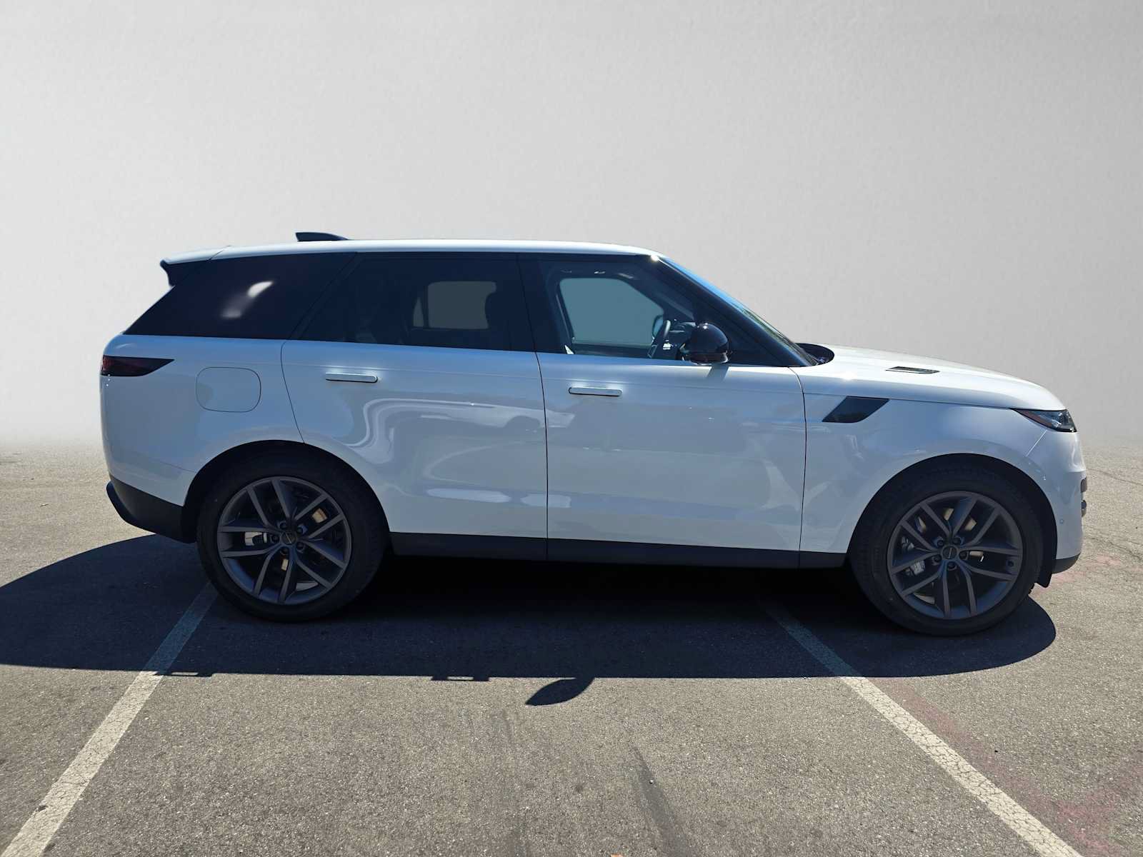 New 2026 Land Rover Range Rover Sport SE AWD/4WD image 6