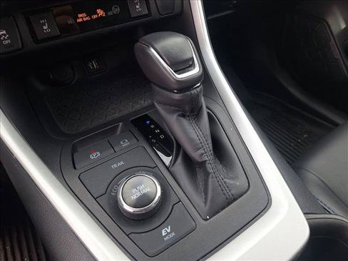 Used 2024 Toyota RAV4 XSE w/ Weather Package AWD/4WD image 13