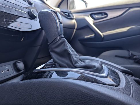 Used 2020 Nissan Rogue Sport S FWD image 16