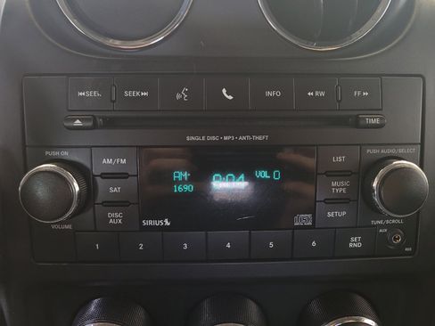 Used 2014 Jeep Patriot Latitude FWD image 25