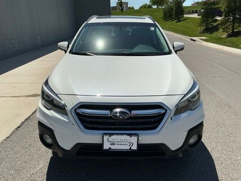 Used 2018 Subaru Outback 3.6R Touring AWD/4WD image 8
