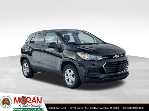 Used 2020 Chevrolet Trax LS w/ Tint and Cruise Package image 8