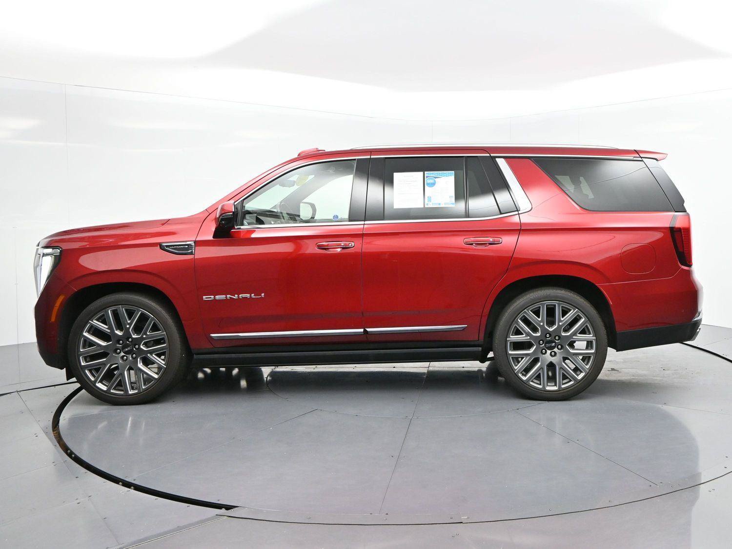 Used 2025 GMC Yukon Denali Ultimate AWD/4WD image 4