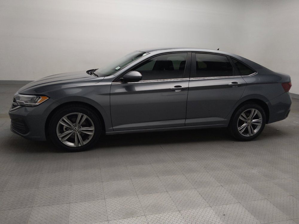 Used 2024 Volkswagen Jetta SE FWD image 2