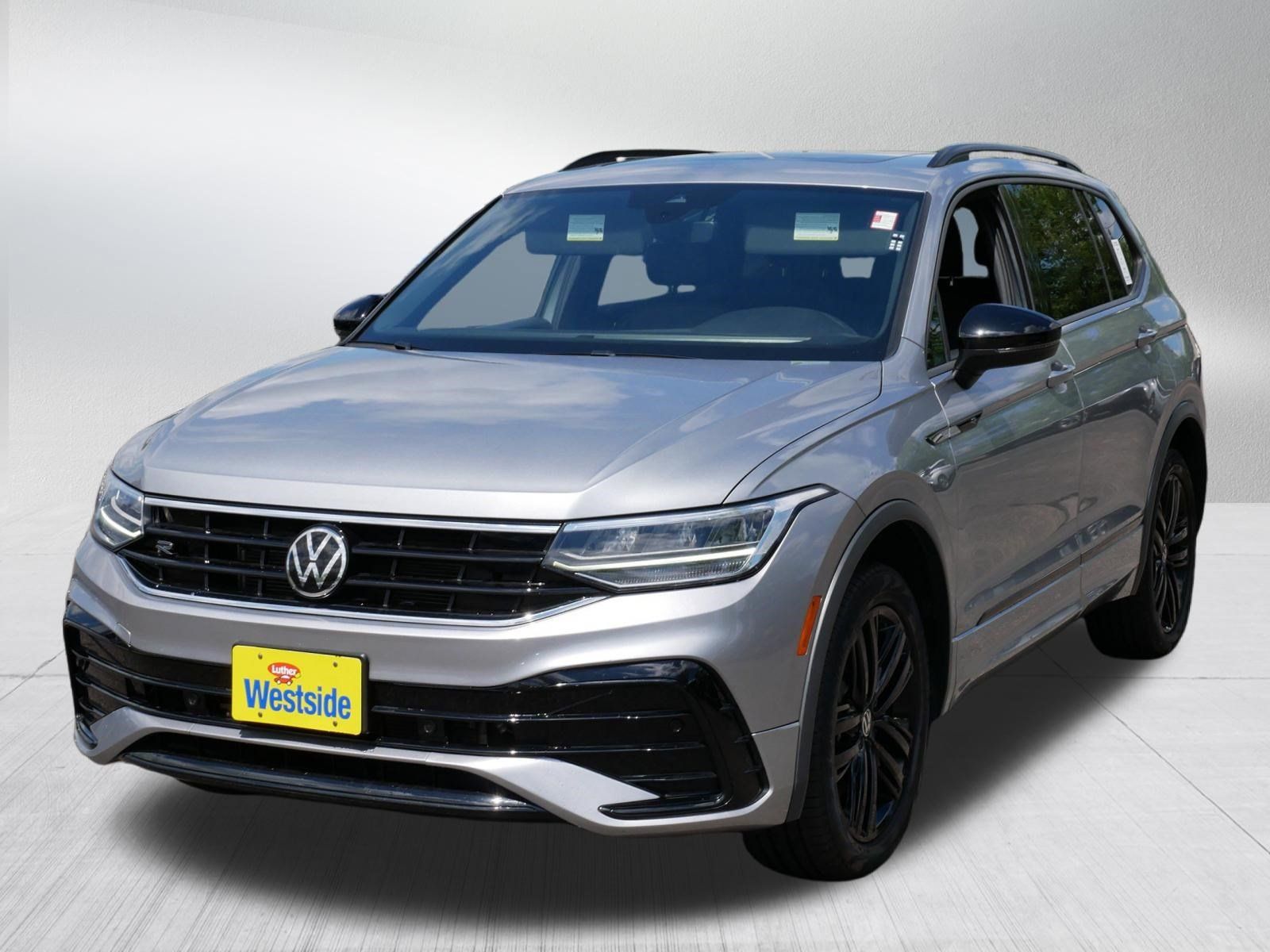 Certified 2022 Volkswagen Tiguan SE R-Line AWD/4WD image 3
