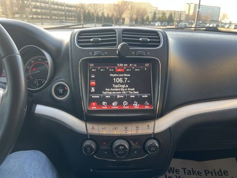 Used 2015 Dodge Journey SXT w/ Flexible Seating Group image 22