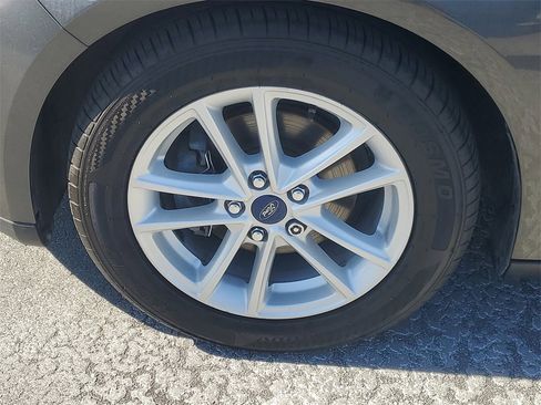 Used 2018 Ford Focus SE image 4