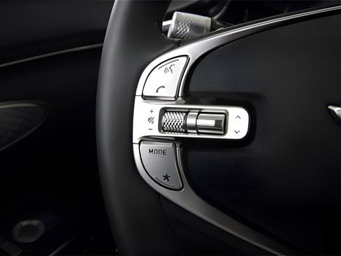 Used 2025 Genesis G70 3.3T Advanced w/ Sport Prestige Package image 24