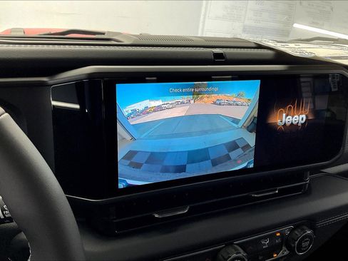 New 2025 Jeep Wrangler Unlimited Rubicon image 13