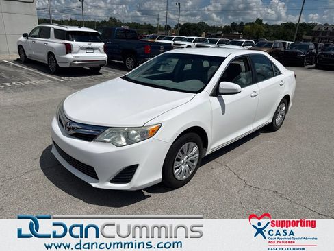 Used 2012 Toyota Camry LE FWD image 1