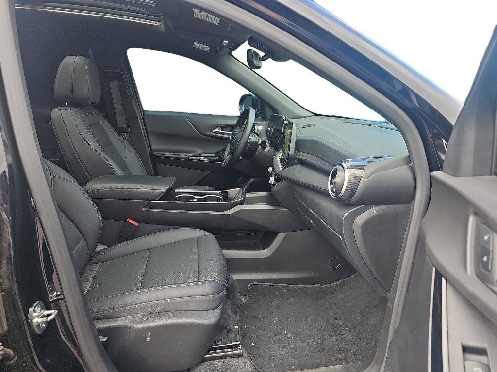 Used 2025 Chevrolet Equinox LT w/ Convenience Package II AWD/4WD image 10