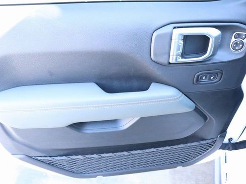 New 2026 Jeep Gladiator Mojave image 16