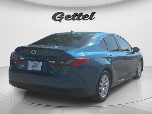 Used 2025 Toyota Camry LE w/ Convenience Package image 4
