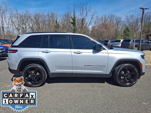Used 2023 Jeep Grand Cherokee Altitude image 7