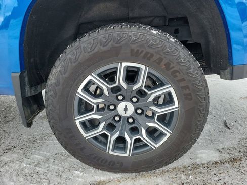 Used 2023 Chevrolet Colorado Z71 w/ Z71 Convenience Package 2 image 5