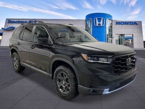 New 2025 Honda Pilot TrailSport image 10