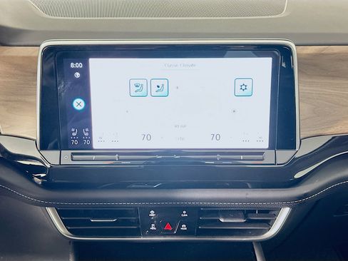 Used 2025 Volkswagen Atlas SE image 23