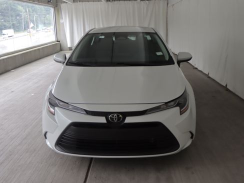 Used 2026 Toyota Corolla LE w/ LE Premium Package FWD image 3