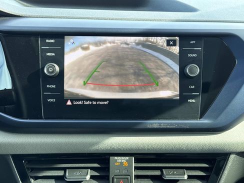 Used 2022 Volkswagen Taos SE image 11