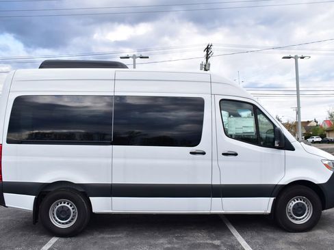 Used 2024 Mercedes-Benz Sprinter 2500 image 6