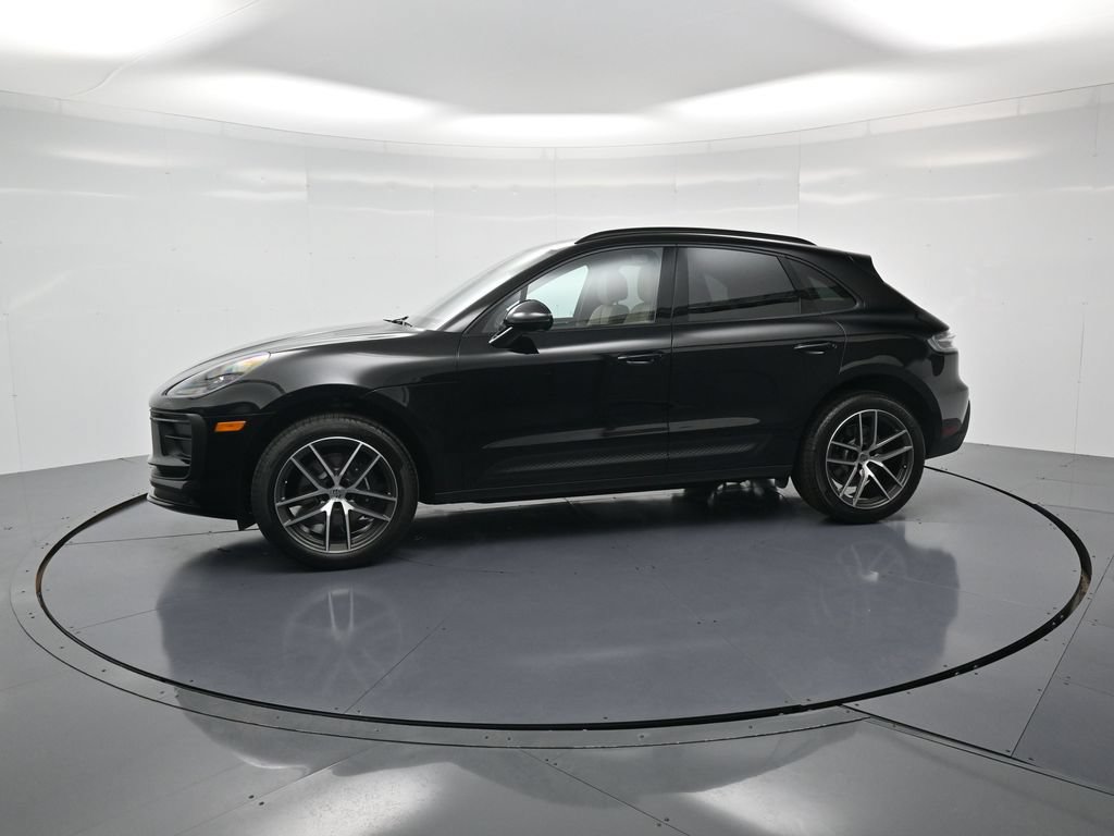 Used 2026 Porsche Macan AWD/4WD image 2