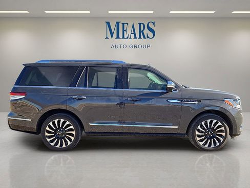 Used 2023 Lincoln Navigator Black Label image 6