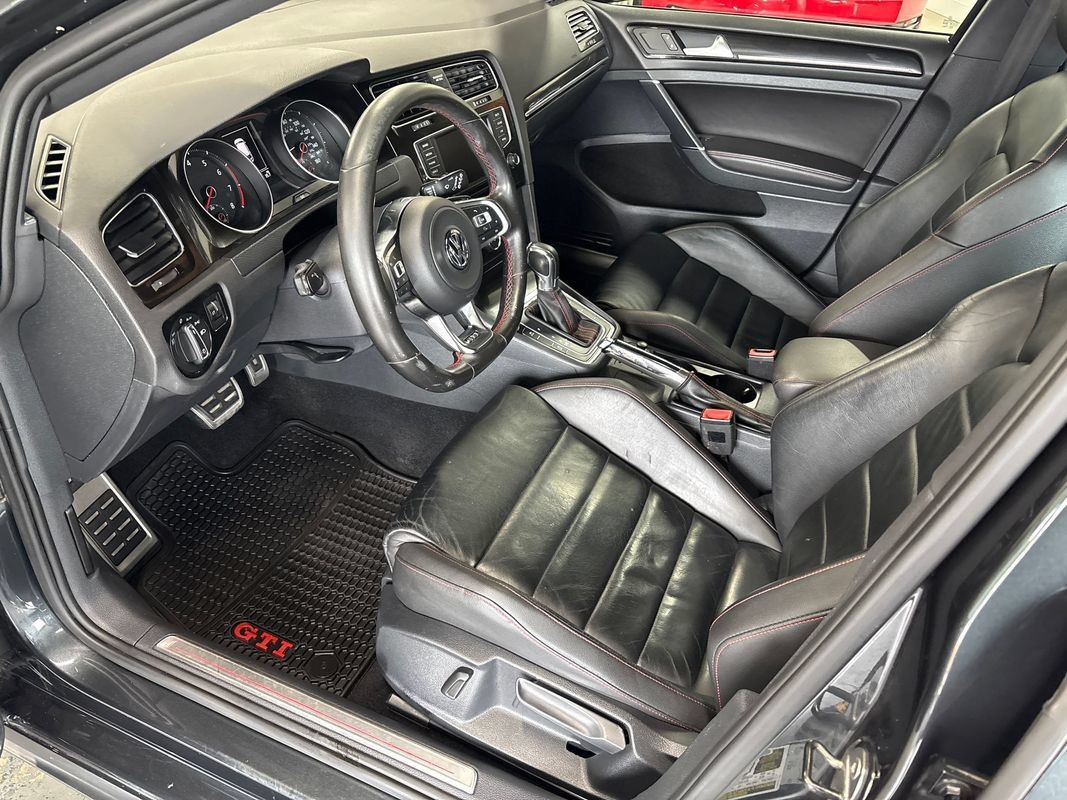 Used 2016 Volkswagen GTI SE w/ Lighting Package (SEL) FWD image 28