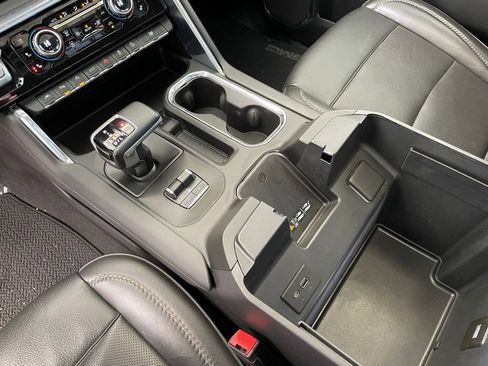 Used 2023 GMC Sierra 1500 Denali image 9