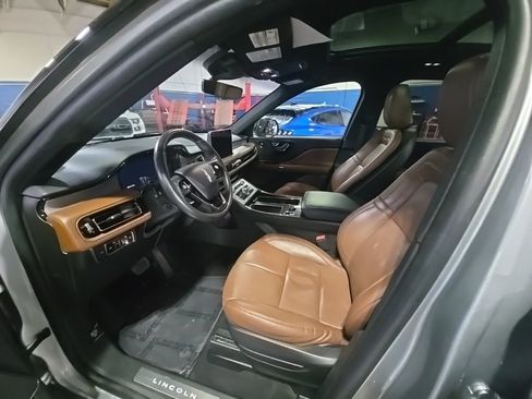 Used 2023 Lincoln Aviator Reserve w/ Equipment Group 201A image 8