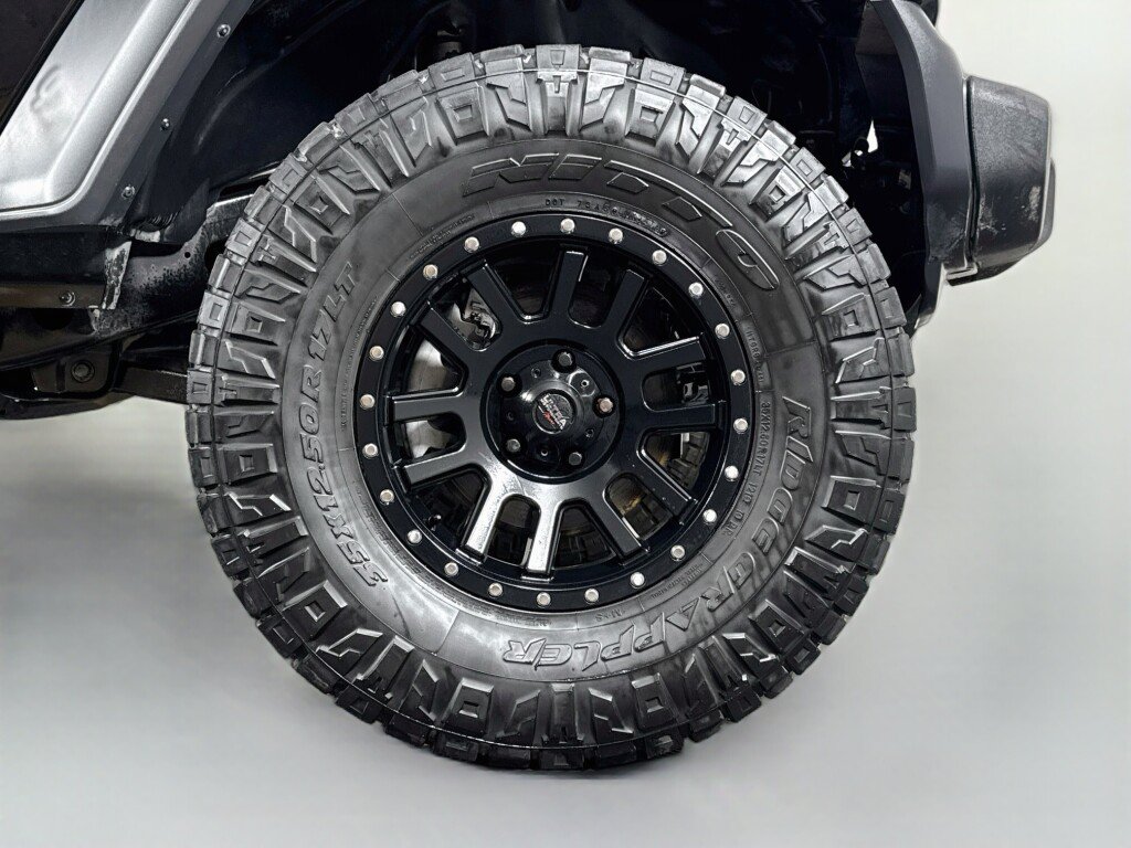 Used 2018 Jeep Wrangler Unlimited Sport S AWD/4WD image 40