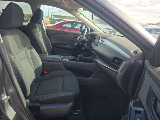 Used 2023 Nissan Rogue S FWD image 5