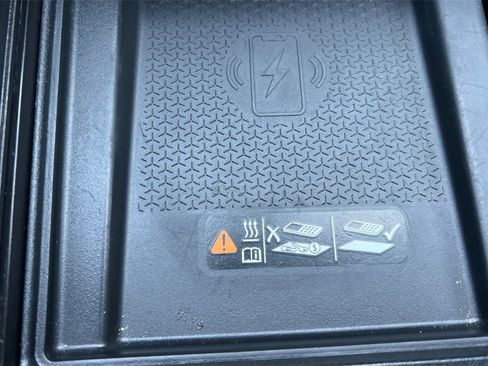 Used 2025 GMC Acadia Denali image 32