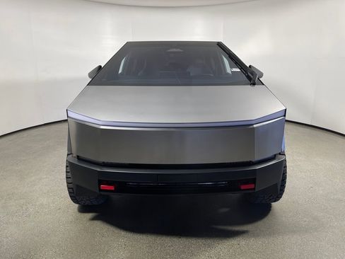 Used 2024 Tesla Cybertruck AWD Crew Cab image 8