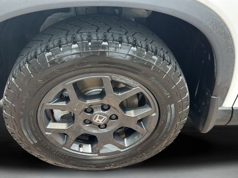 Certified 2025 Honda Pilot TrailSport image 31