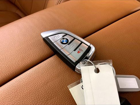 Used 2022 BMW X7 xDrive40i w/ Premium Package AWD/4WD image 27