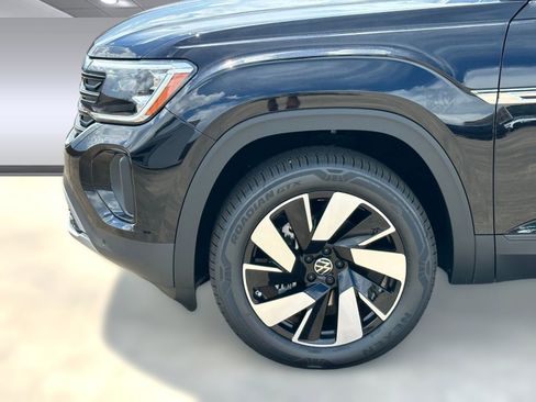 New 2026 Volkswagen Atlas Cross Sport SE image 10