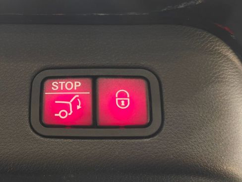 Used 2018 Mercedes-Benz GLE 350 4MATIC image 20