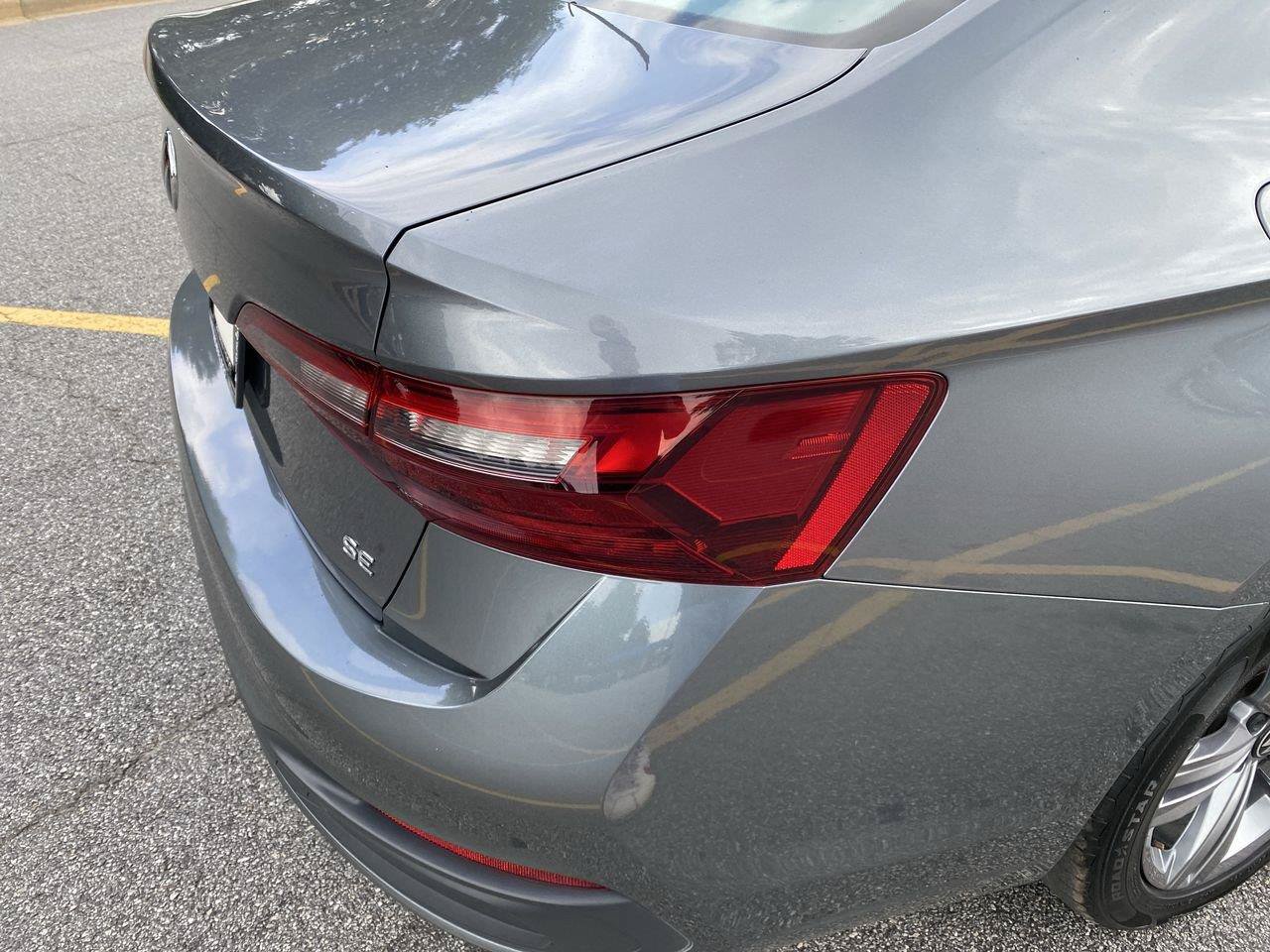 Used 2022 Volkswagen Jetta SE FWD image 3