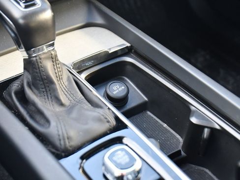 Used 2018 Volvo XC60 T5 Inscription w/ Luxury Seat Package image 34