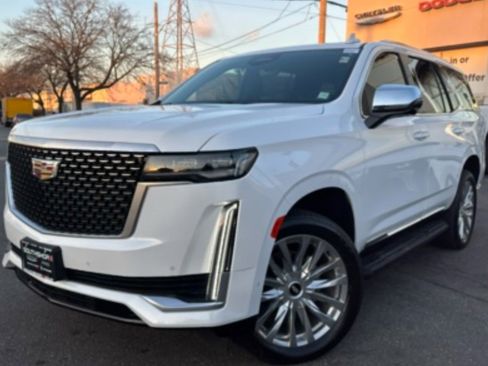 Used 2023 Cadillac Escalade Premium Luxury image 3