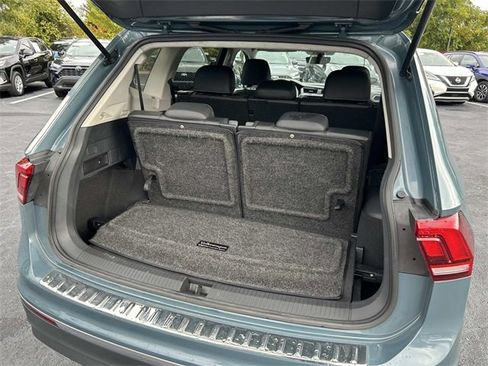 Used 2021 Volkswagen Tiguan SE image 12